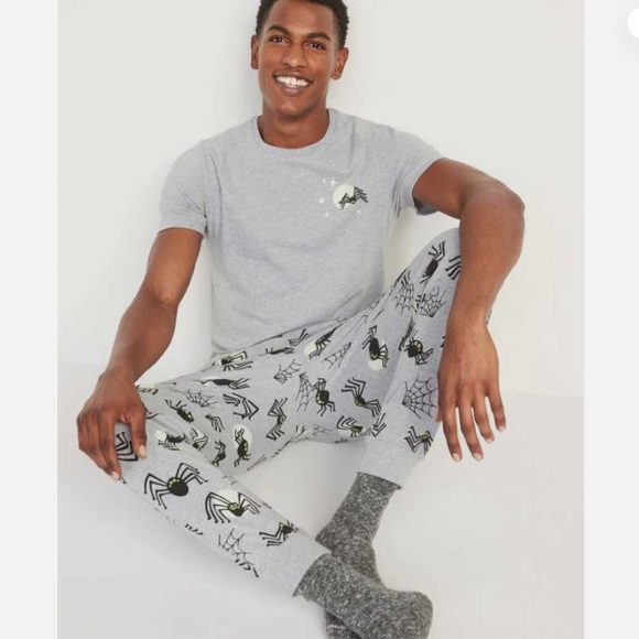 Old navy Halloween spider glow in the dark spooky pajama set bundle 🕷️ - Picture 1 of 7